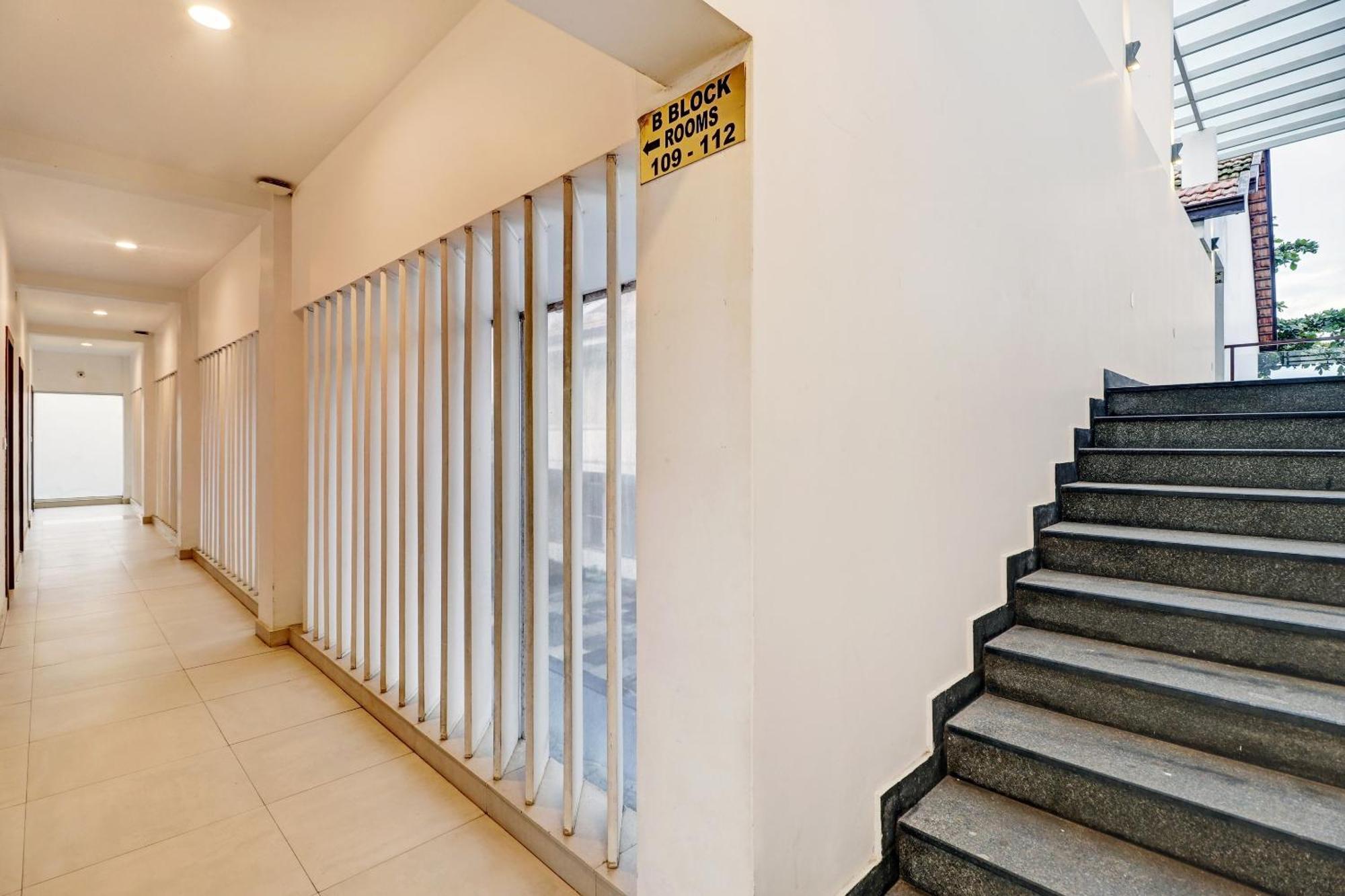 Townhouse Oak Edassery'S Sealine Villa Stay Kochi Екстер'єр фото