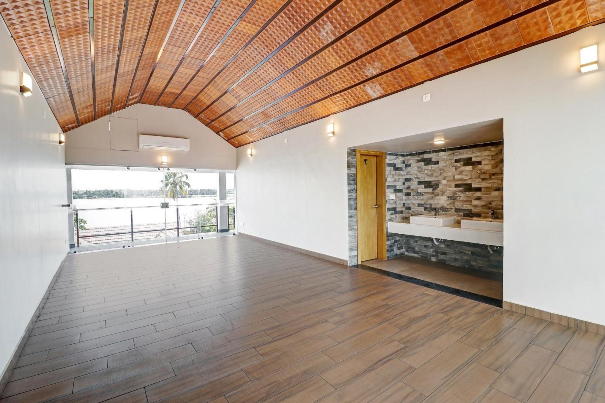 Townhouse Oak Edassery'S Sealine Villa Stay Kochi Екстер'єр фото