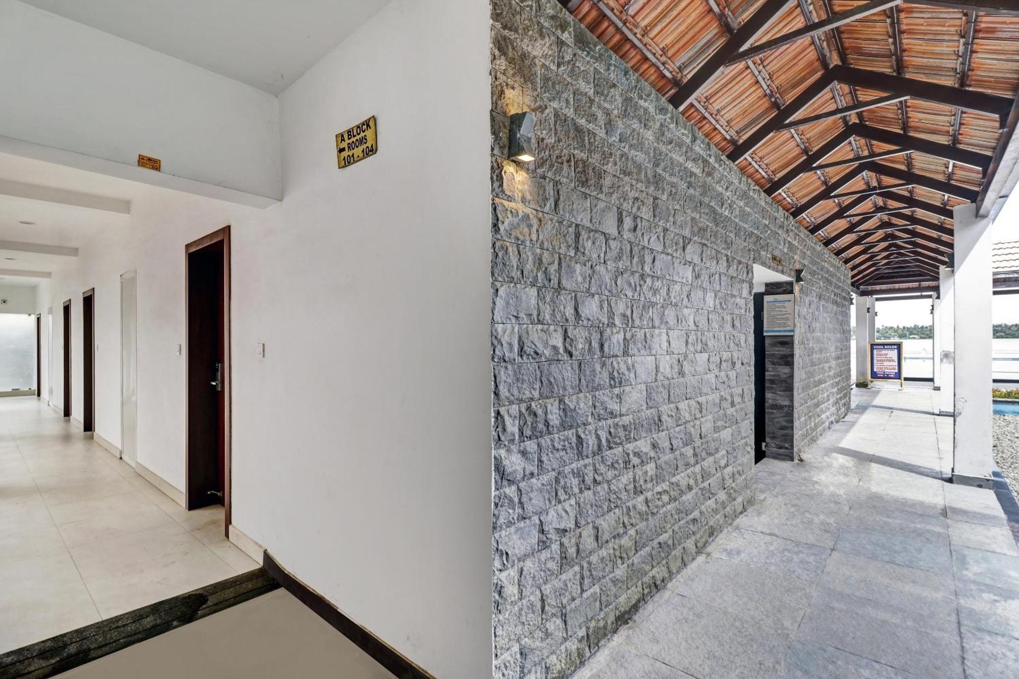 Townhouse Oak Edassery'S Sealine Villa Stay Kochi Екстер'єр фото