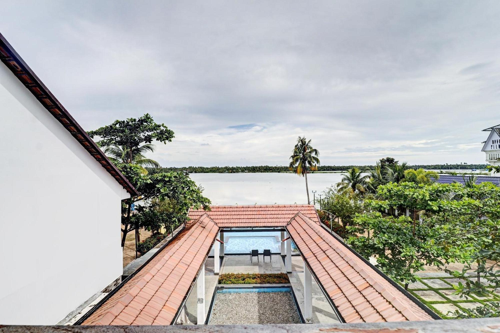 Townhouse Oak Edassery'S Sealine Villa Stay Kochi Екстер'єр фото