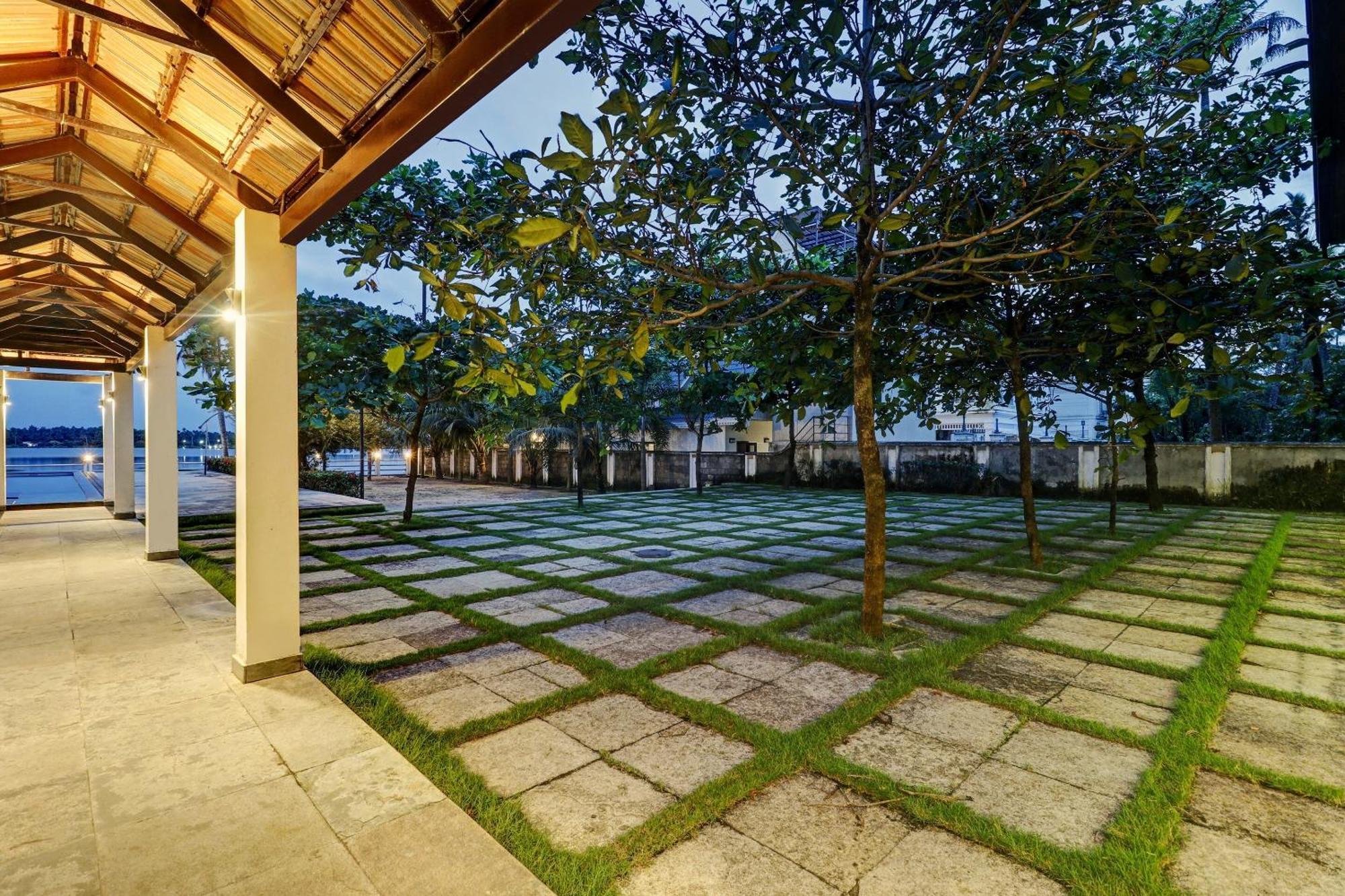 Townhouse Oak Edassery'S Sealine Villa Stay Kochi Екстер'єр фото